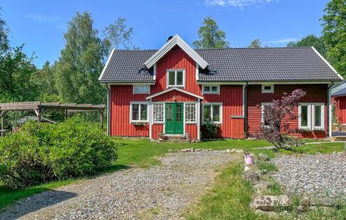 Awesome Home In Seglora With Wifi