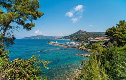 Awesome Home In Sessa Cilento With Wifi