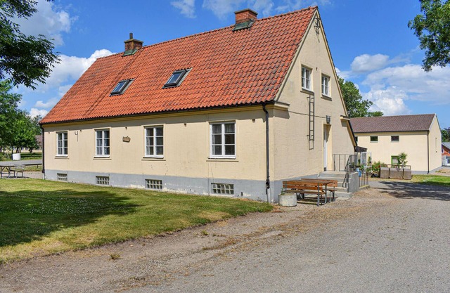 Awesome home in Tomelilla with kitchen