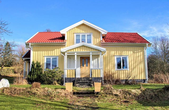 Awesome home in Torup with WiFi