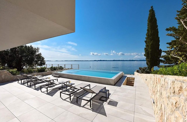 Awesome home in Zdrelac