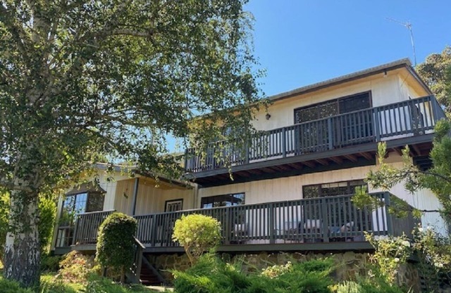Azalea House - Family Accommodation