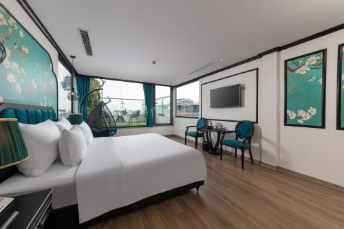 Azen Lakeside Hotel & Travel