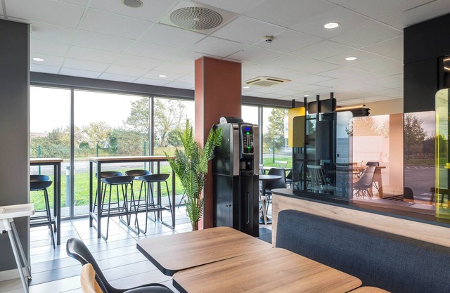 B&B HOTEL Laval Ouest