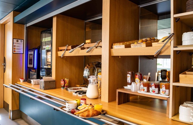 B&B HOTEL Saint-Etienne Monthieu