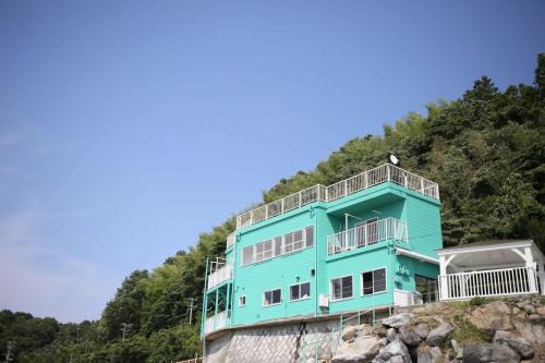 b local KAI House - with Ocean view good for 8 PPL Free WiFi