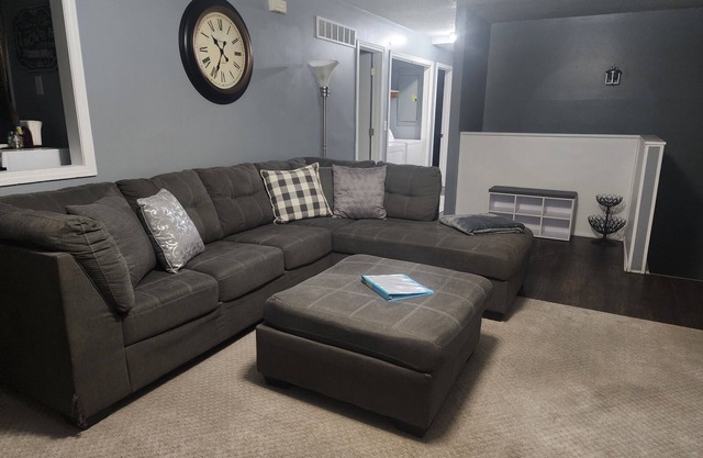 B&S Creekside Retreat Lodging