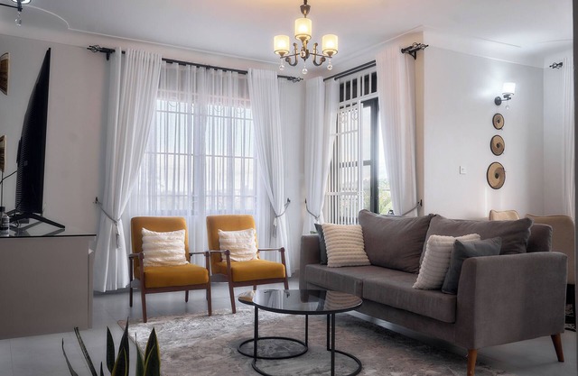 B&S Luxe Living