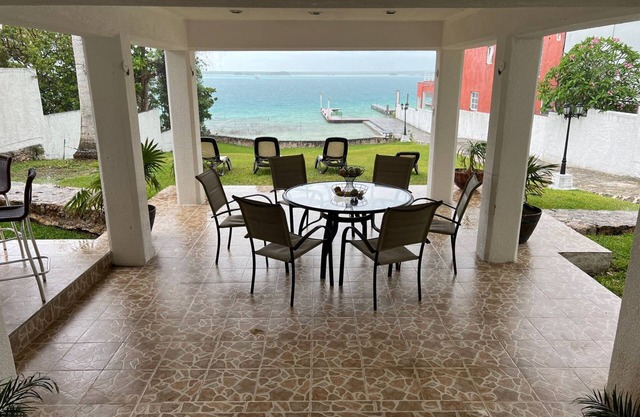 Bacalar Casa Azul Excelente Ubicación, Casa Privada a la Orilla de la Laguna