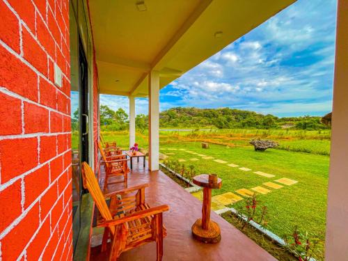 Back Of lake Resort And Restaurant