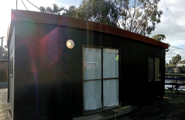 Backpacker / Work Time Accommodation in Cabin Park