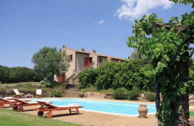 Bagnoletto, splendid farmhouse in the open countryside