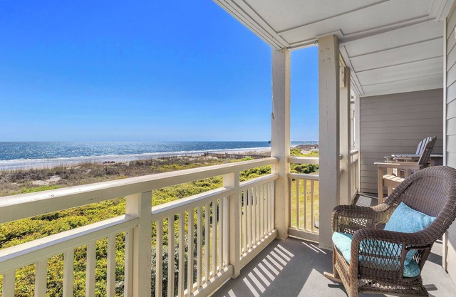Balcony At The Beach: Oceanfront Condo with Community Pool