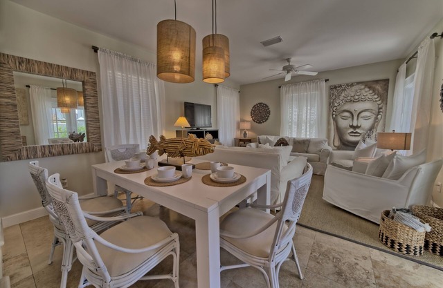 Bali Cottage South Of 30a Luxury Rental/2 Bikes/KING BEDS/Just Steps to Beach!