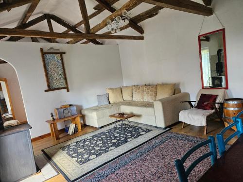 Balkan Barn