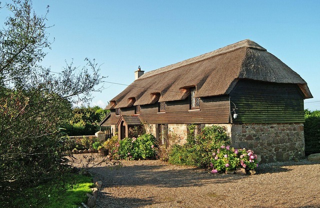 Ballask Cottage - Four Bedroom House, Sleeps 8