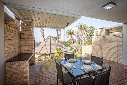 Banana Beach Club E2