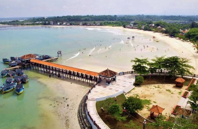 Bandengan Beach Hotel Jepara 2