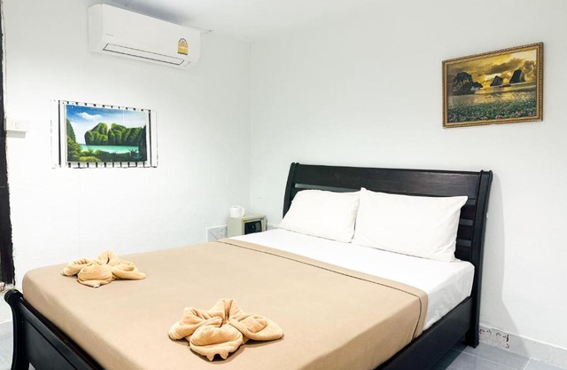 Bang sit Guest House