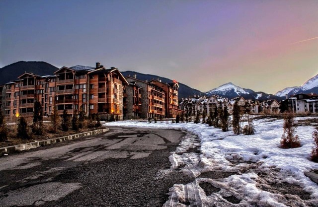 Bansko Bulgaria - 1-bedroom Suite Condo With Mountain View