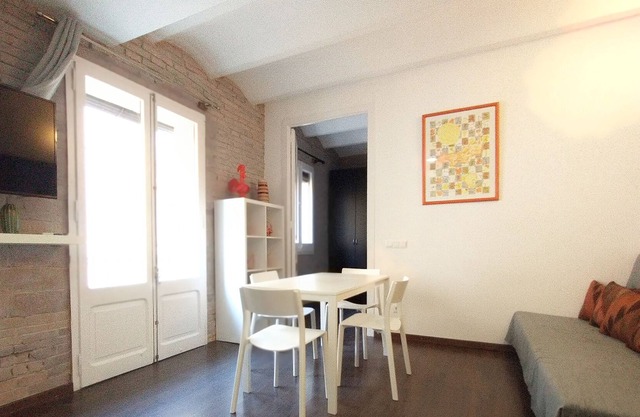 Barceloneta Apartment With Balcony