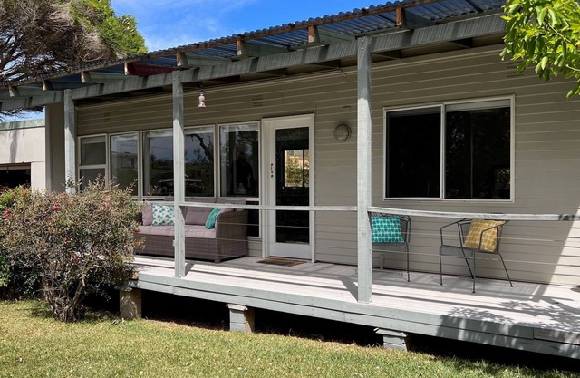 Barefoot Bungalow - beach cottage