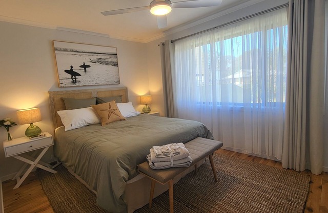 Barefoot Cottage + Studio At The Heads, Pet Friendly