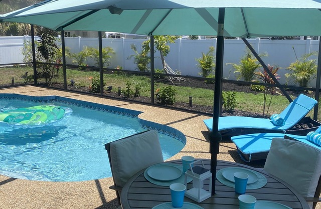 Barefoot Dreams 2 Bed 2 Bath Private Pool Home - Fenced In Yard -10 min to beach