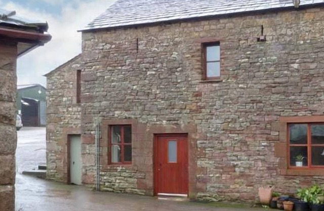 BARN END, with open fire in Pooley Bridge