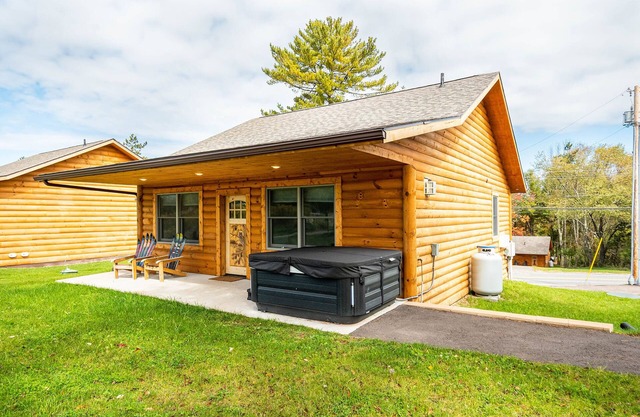 Base Camp | Pet-Friendly, Hot Tub, Walk to Wisp
