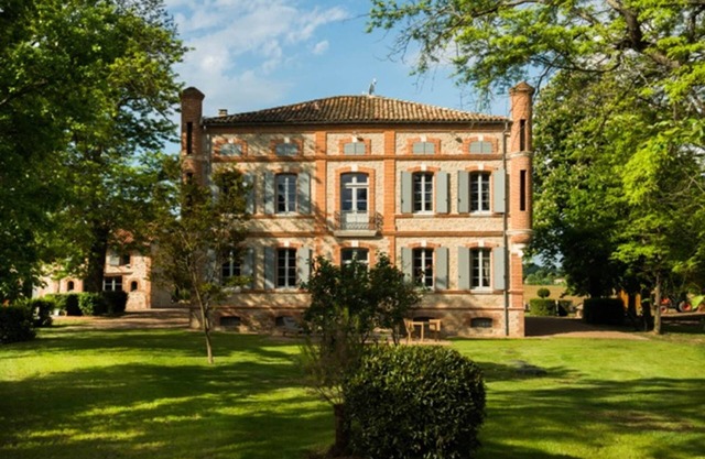 Bastide des Tourelles for 20 people 40 minutes from Toulouse and Albi