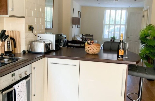 Battersea Wharf is a stunning 3 bedroom townhouse in the heart of Battersea