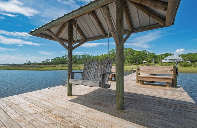 Bay Breeze - Waterfront with Boat Dock, Helipad!