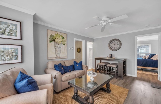 Bay Head Condo! One bedroom with Guest room + 3 homes from Ocean!