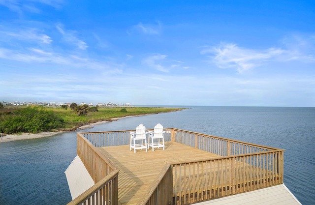 Bay Vista | A Bayfront Retreat
