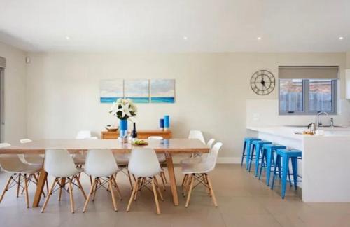 Bayview Bliss Beachfront Escape Rye