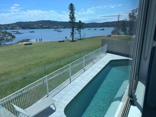 Bayview Luxury Waterfront Escape with Pool & Spa