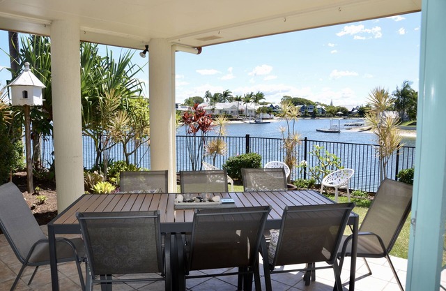 Bayz Maroochy Waters. Stunning Sunshine Coast property with kayaks.Pet Friendly!