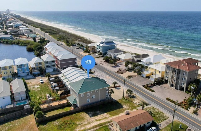 Beach Across Street! - Hot Tub - Dog Friendly