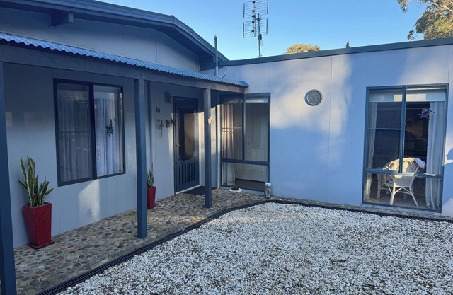 Beach & Bush Getaway | Private, Family & Pet-Friendly | Wildlife Views