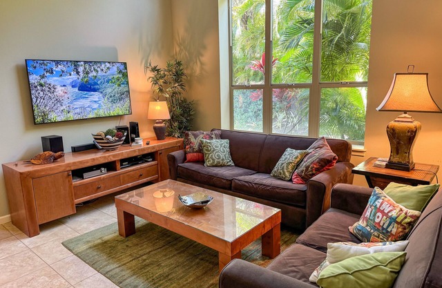 Beach Club pass included! Fairways at Mauna Lani: Deluxe Island Getaway