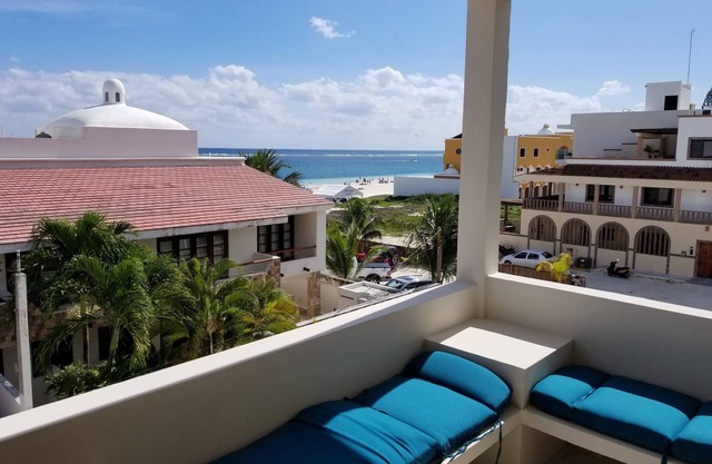 Beach Condo B3 Ocean view,Pool,In-Town,Paddle bd,Kayaks,Bikes,Beach equip