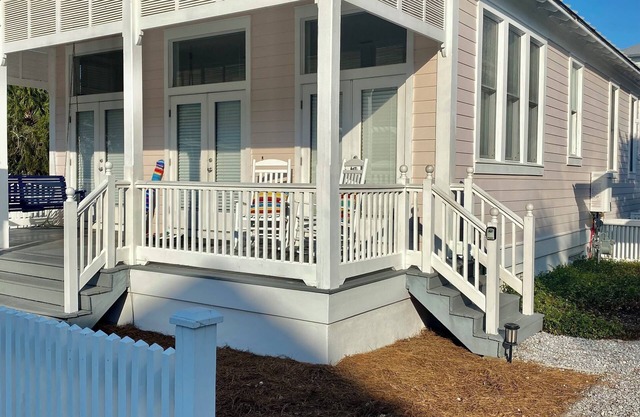 Beach Cottage- Steps to beach, Private pool, one level 3bed 3bath