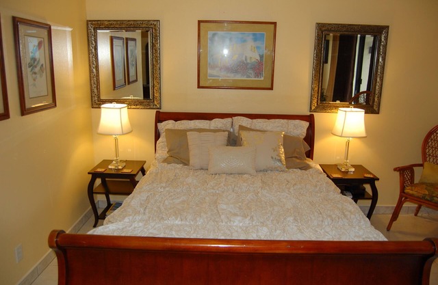 Beach Front Studio For Rent in Freeport Grand Bahamas , Port Lucaya