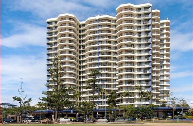 Beach front unit Coolangatta, available 17th to 24th December 2022