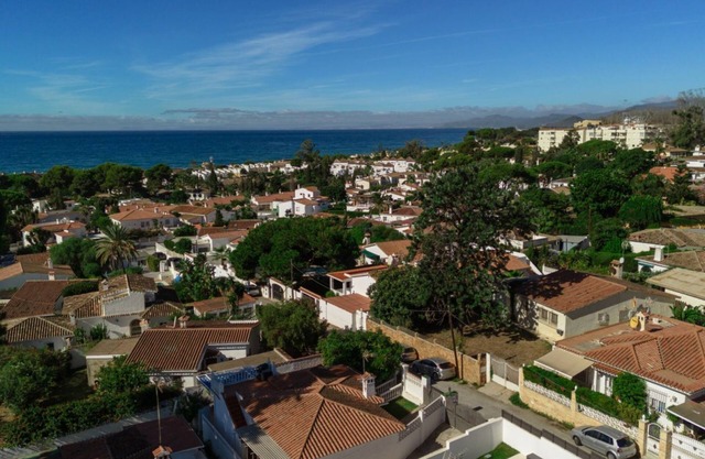 Beach holiday home with private terrace and barbecue, Costabella