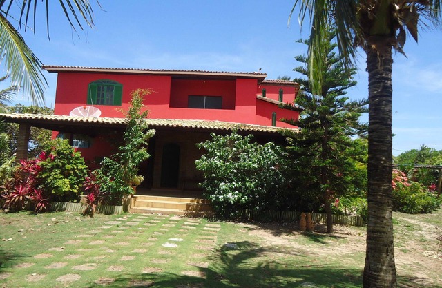 Beach house with pool, pond, mini tennis court, horses.