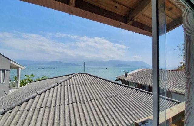 Beach House in Caiacanga Ribeirão da Ilha