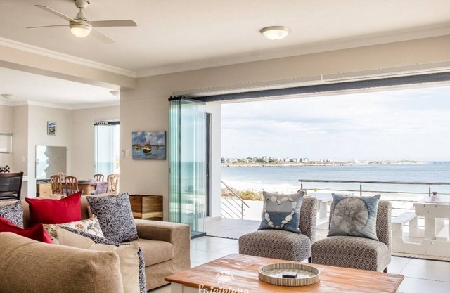 Beach house, walk onto the beach