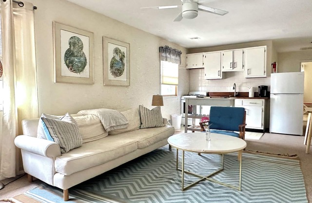 BEACH LOCKER RIGHT ON BEACH! GREAT UNIT NORTH END! PERFECT FOR FAMILY.COUPLE.